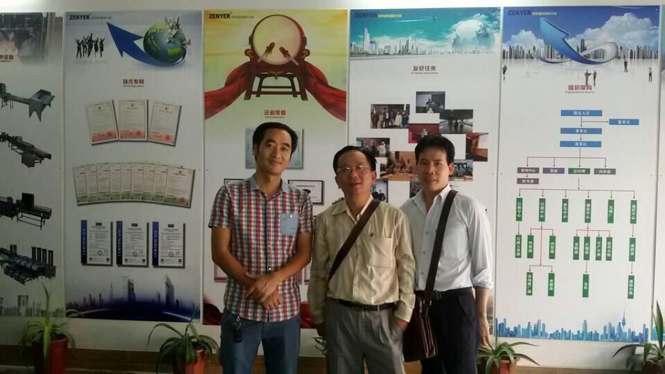 越南客戶慕名而來到公司洽談業(yè)務(wù) 越南客戶慕名而來到公司洽談業(yè)務(wù)