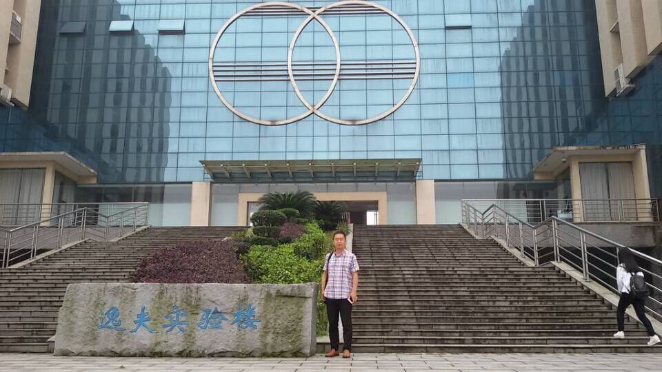 陳董事長在其母校了解人才招聘和校企戰(zhàn)略合作溝通工作 陳董事長在其母校了解人才招聘和校企戰(zhàn)略合作溝通工作